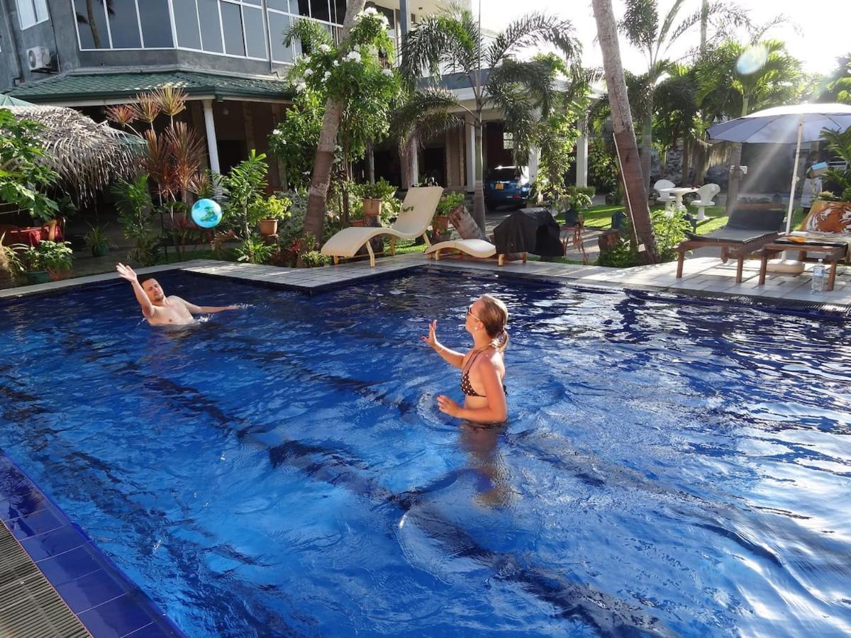 Maple Leaf Hotel Negombo Exterior photo